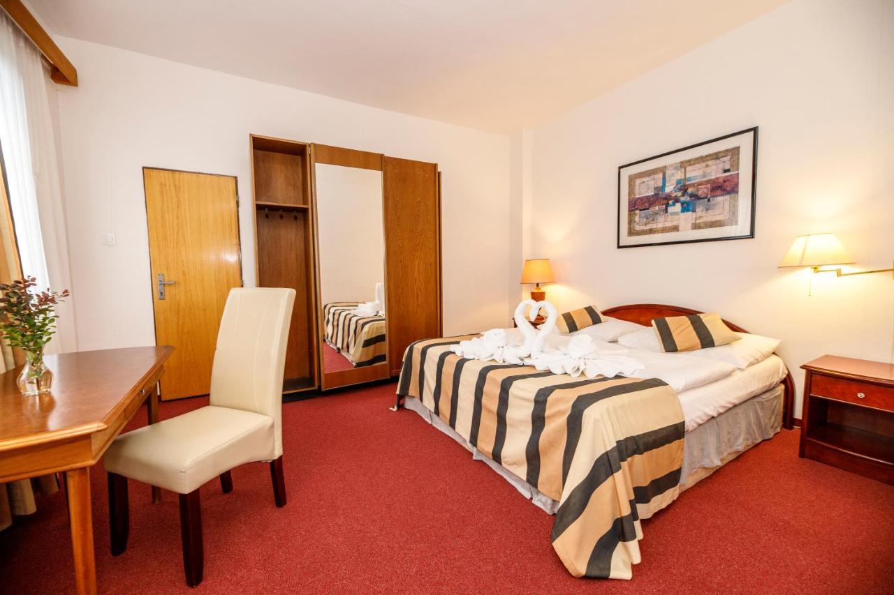 Hotel Fontána Lipno Černá v Pošumaví Esterno foto