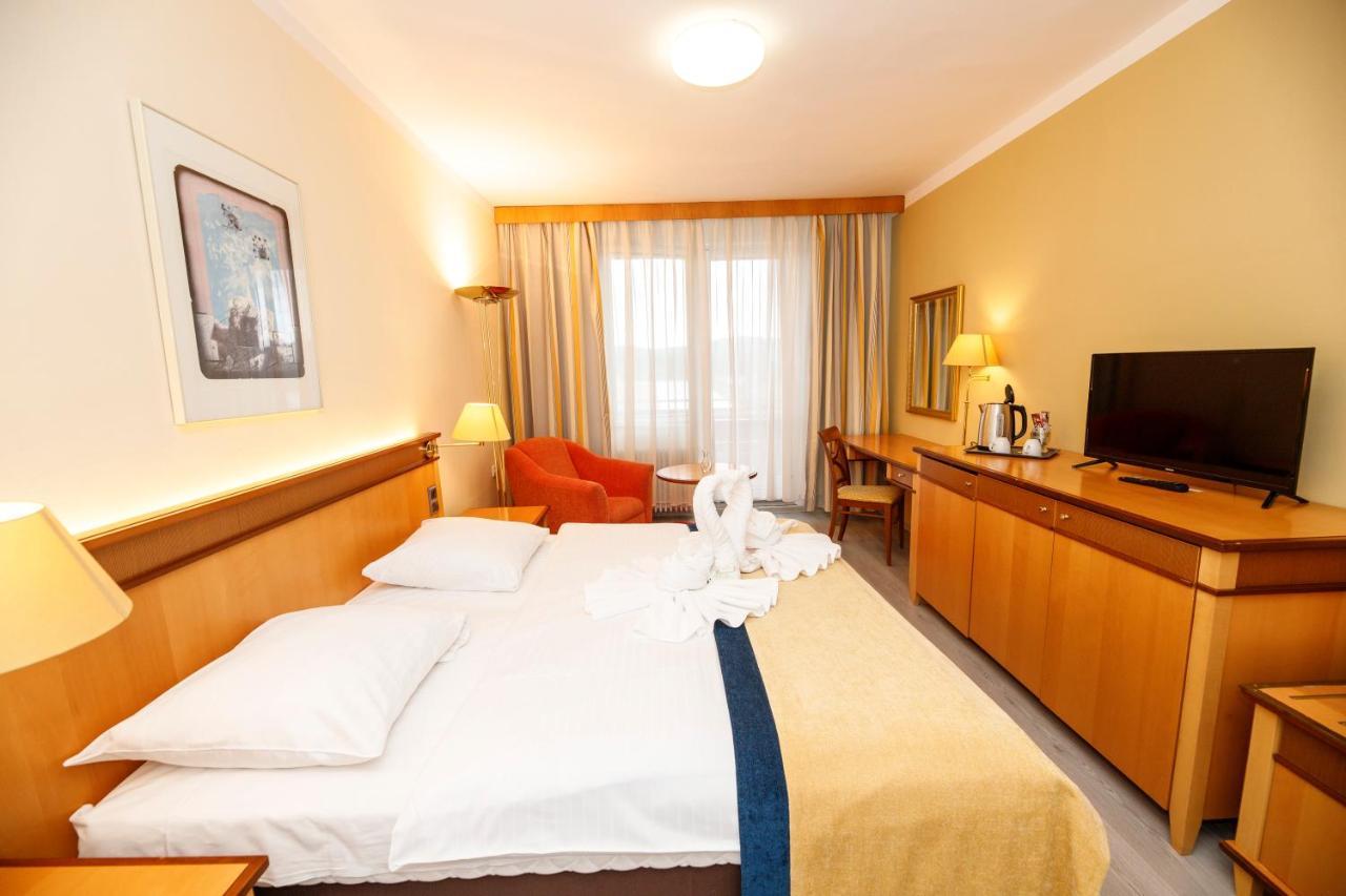 Hotel Fontána Lipno Černá v Pošumaví Esterno foto