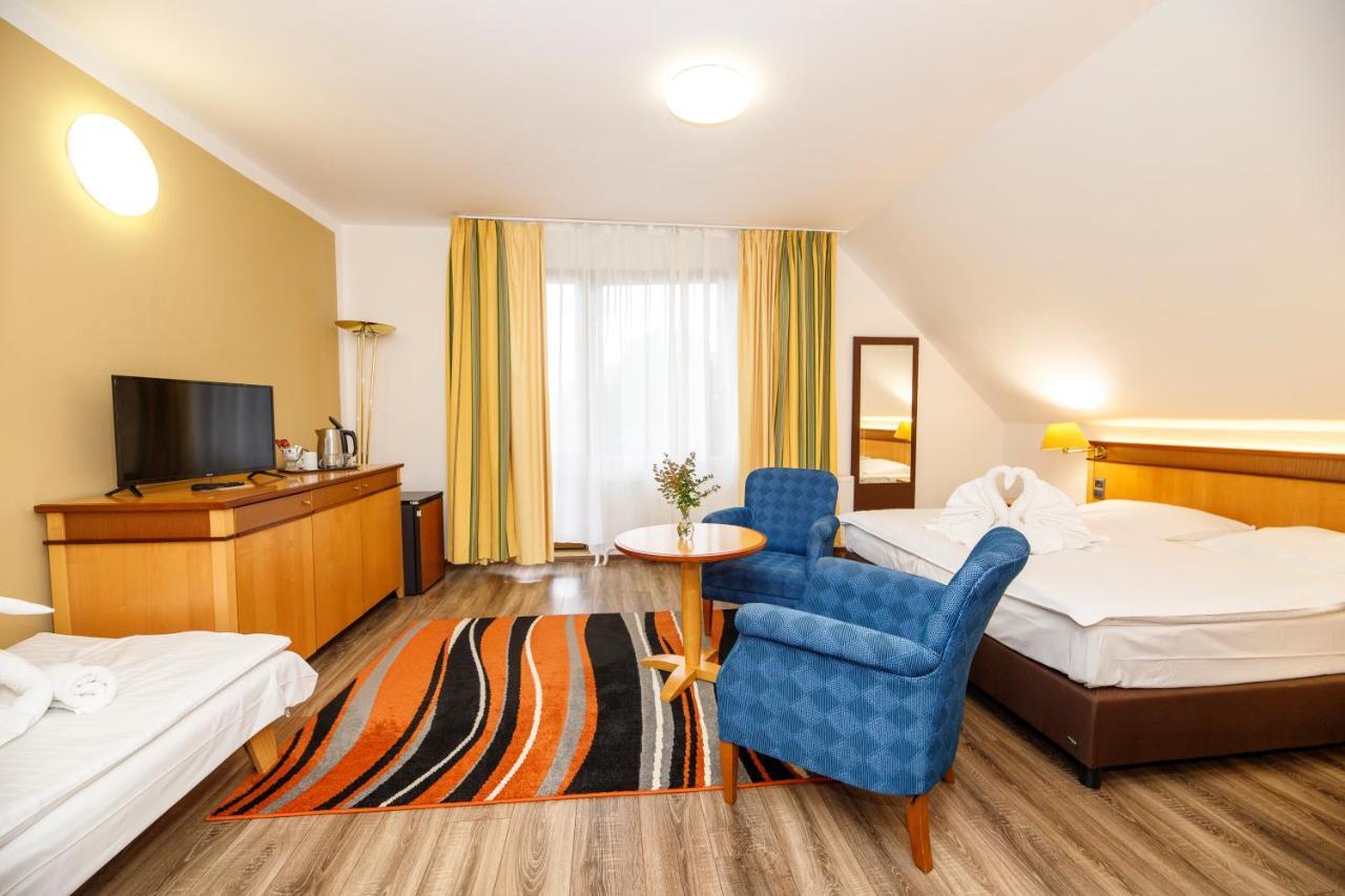 Hotel Fontána Lipno Černá v Pošumaví Esterno foto